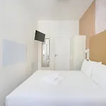 Brand New Hostel Anjos