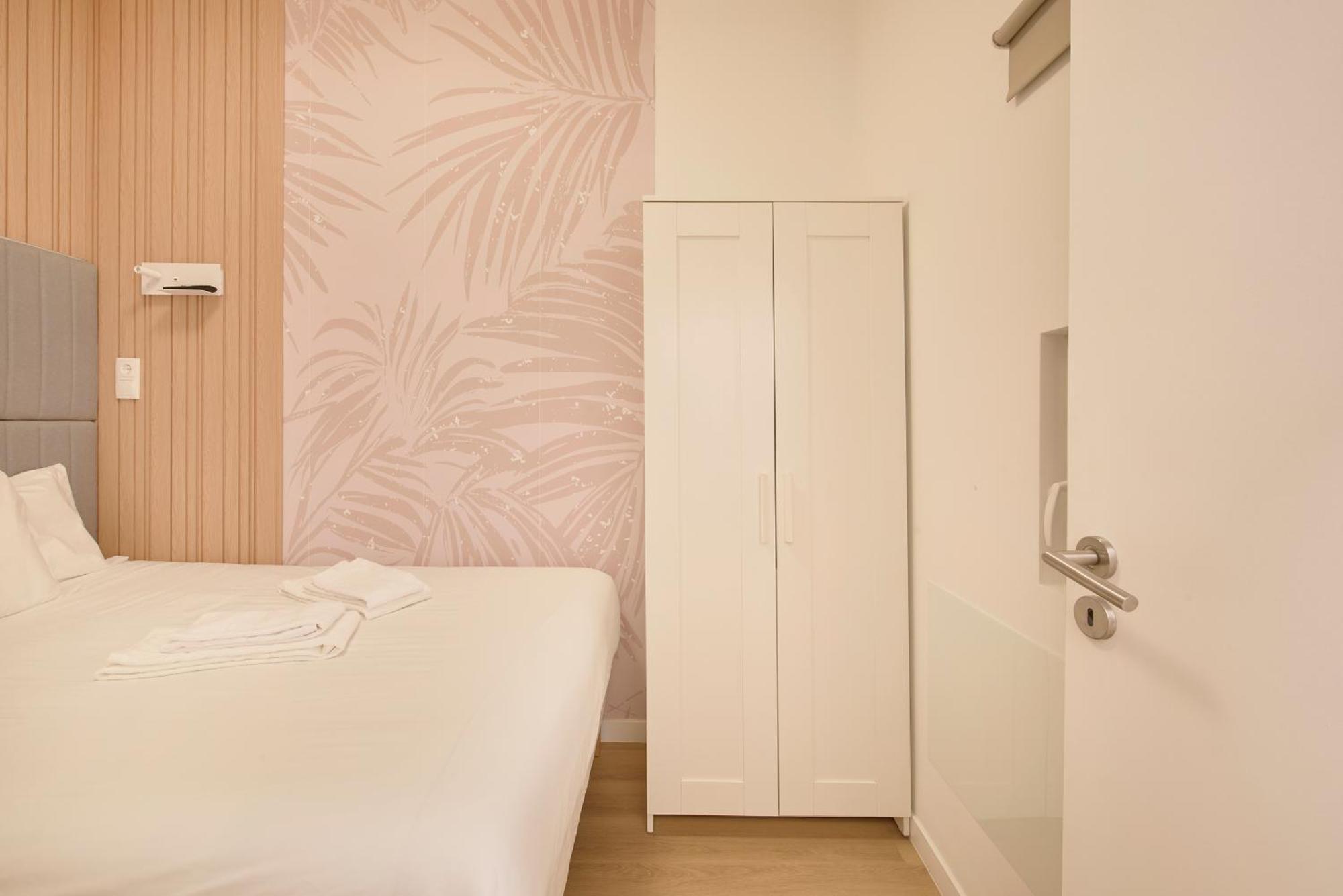 Brand New Anjos Hostel *