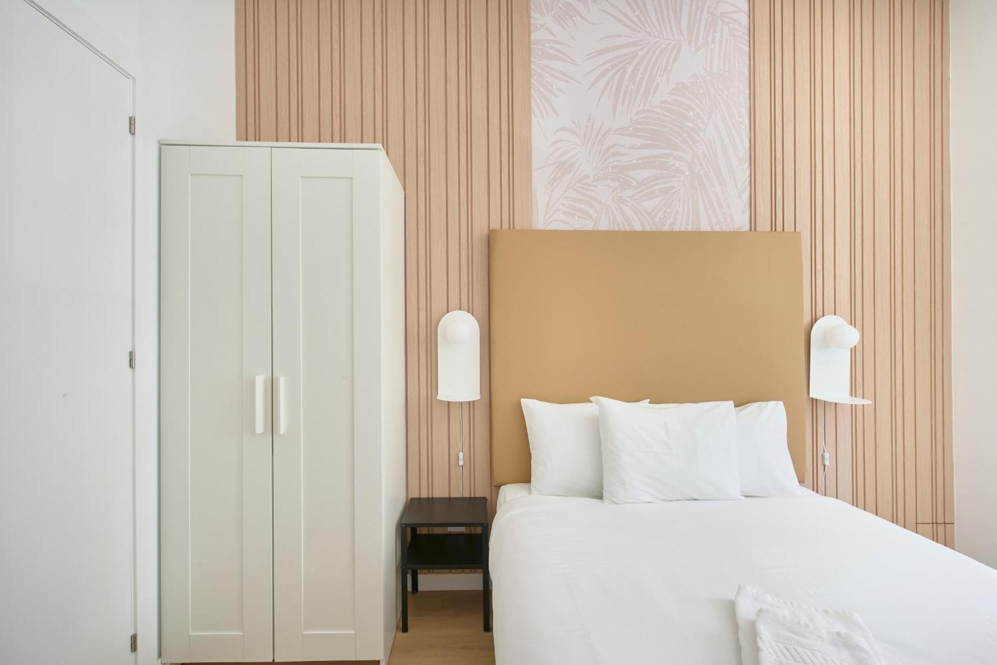 Hostel Brand New Anjos *